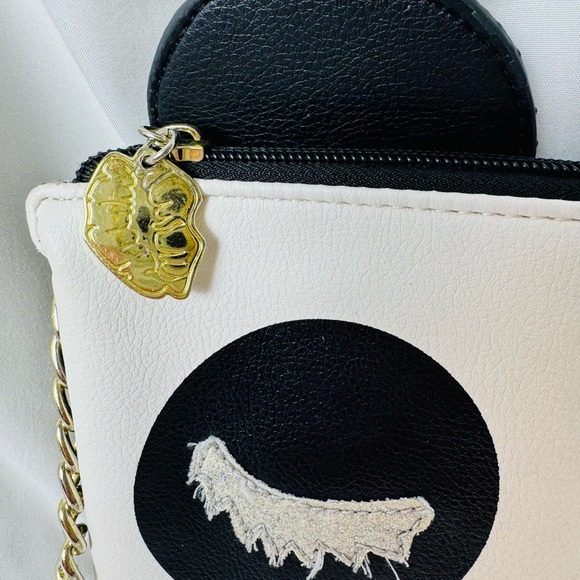Betsey Johnson Panda Face Crossbody Wristlet Black White Gold - Picture 9 of 16